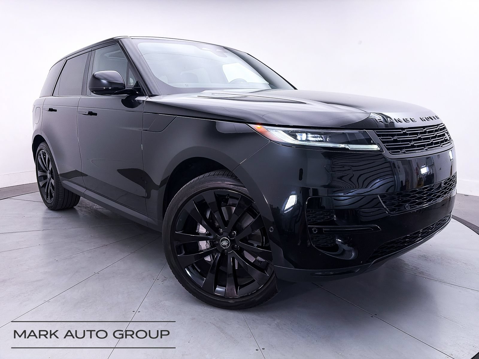Used 2024 Land Rover Range Rover Sport SE