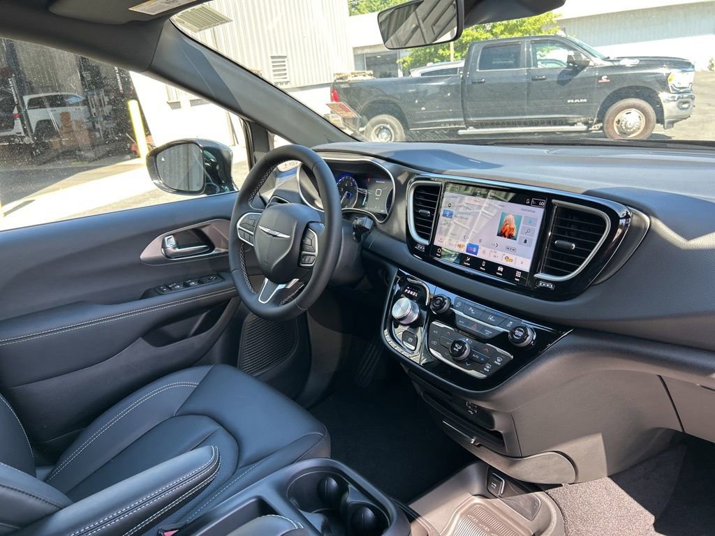 New 2026 Chrysler Voyager LX image 41