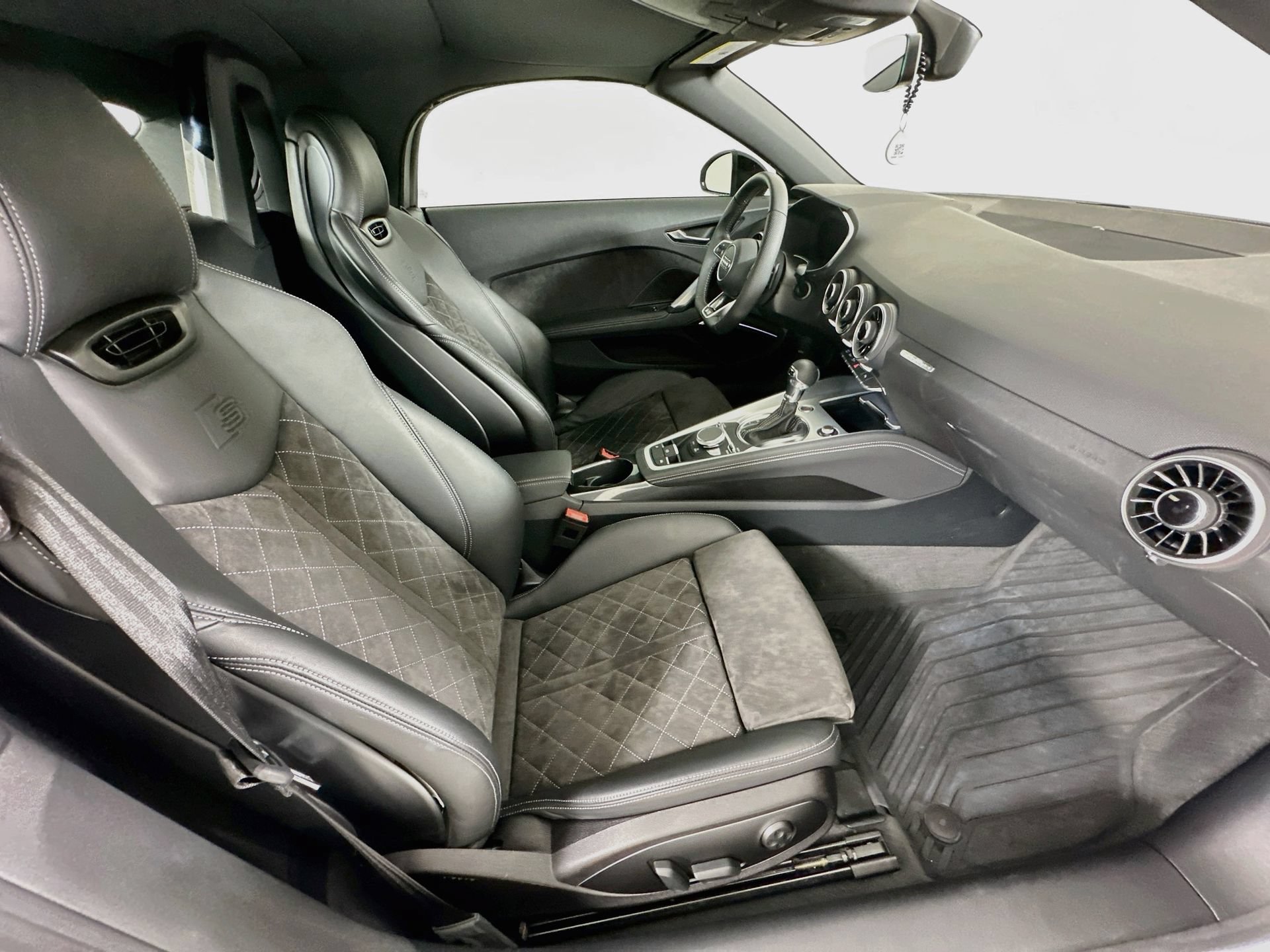 Used 2022 Audi TT 2.0T AWD/4WD image 26