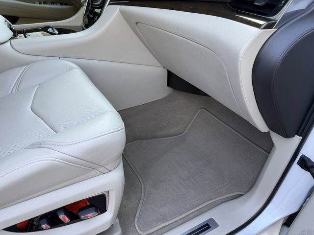 Used 2018 Cadillac Escalade Luxury image 19