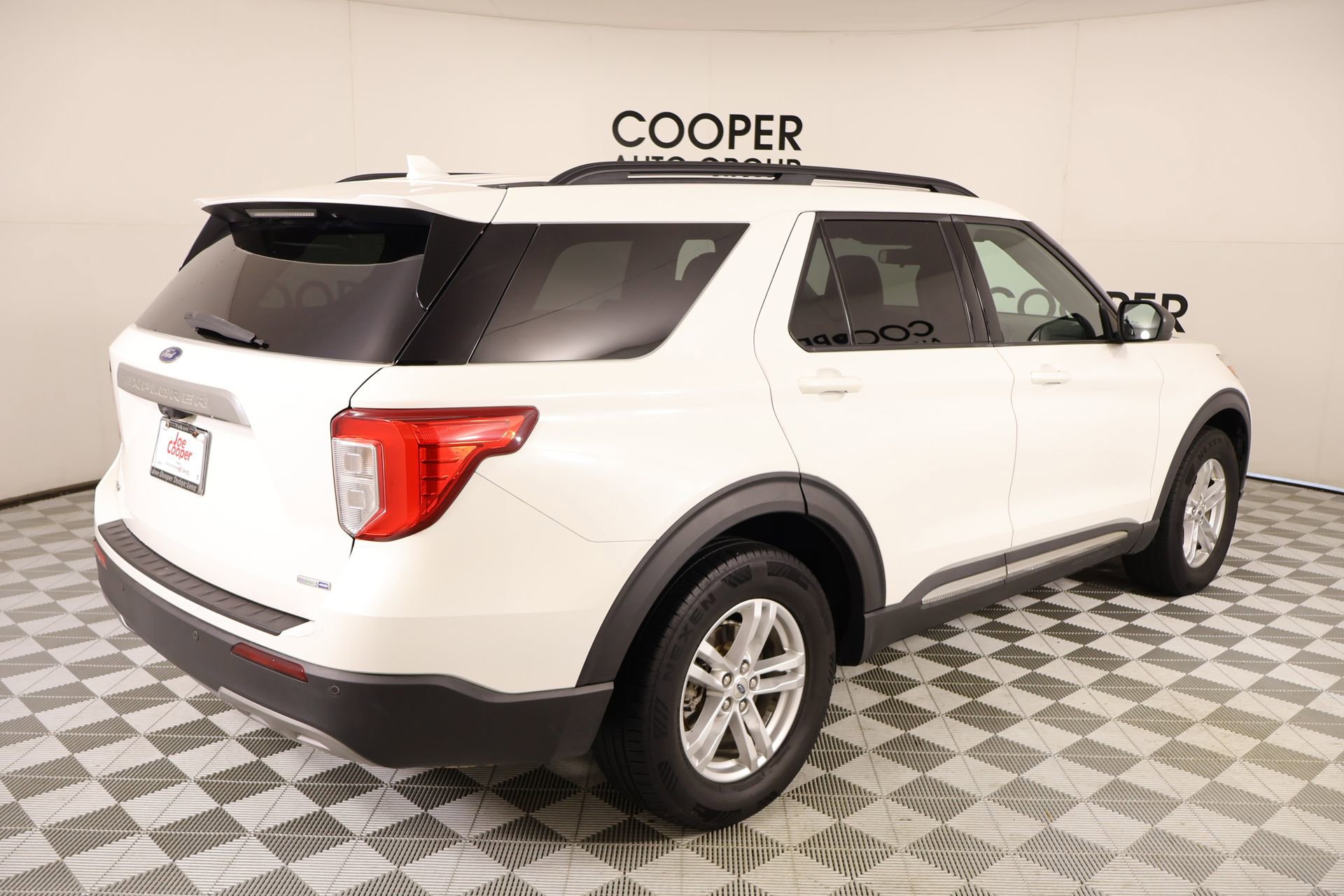 Used 2020 Ford Explorer XLT w/ Equipment Group 202A image 21