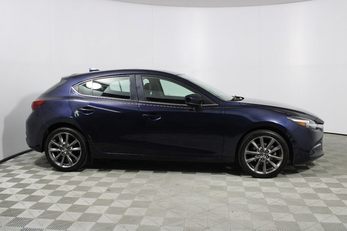 Used 2018 MAZDA MAZDA3 Grand Touring w/ Premium Equipment Package FWD image 19