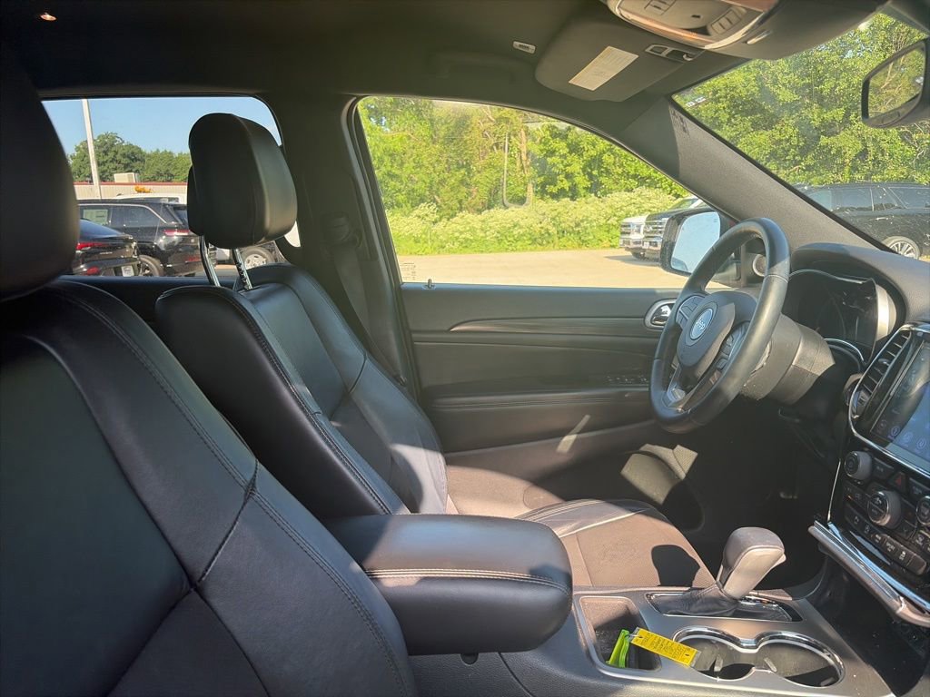 Used 2019 Jeep Grand Cherokee Altitude AWD/4WD image 14