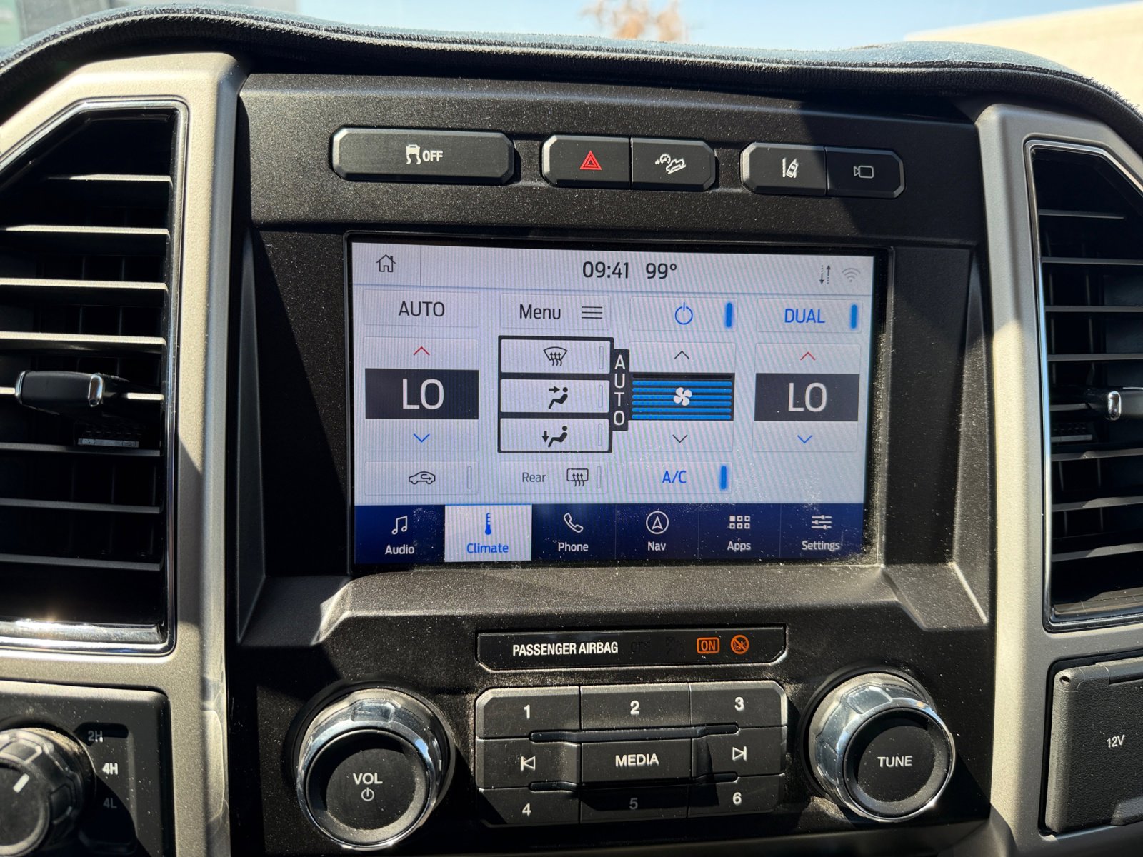Used 2020 Ford F350 Lariat w/ Lariat Ultimate Package AWD/4WD image 23