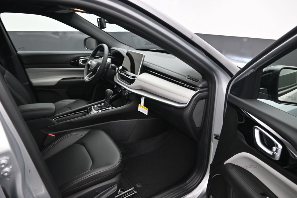 New 2026 Jeep Compass Limited w/ Sun, Sound & Navigation Group AWD/4WD image 9