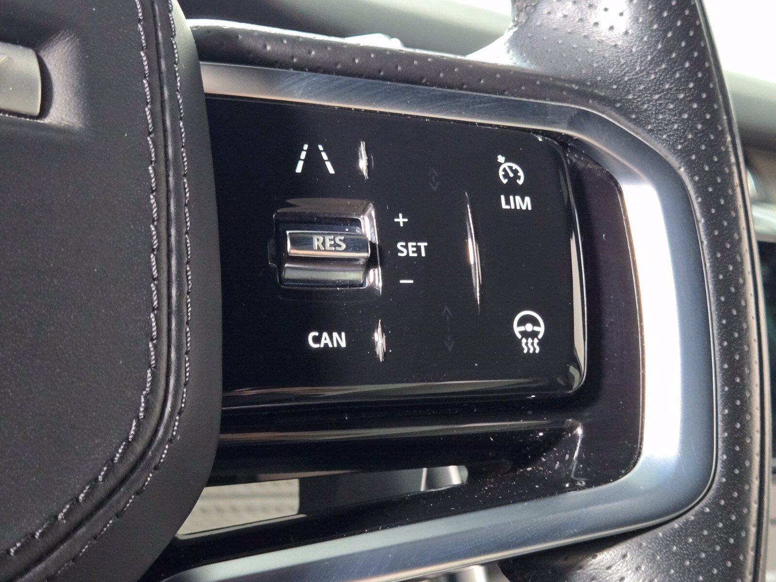Used 2022 Land Rover Discovery Sport SE R-Dynamic AWD/4WD image 25