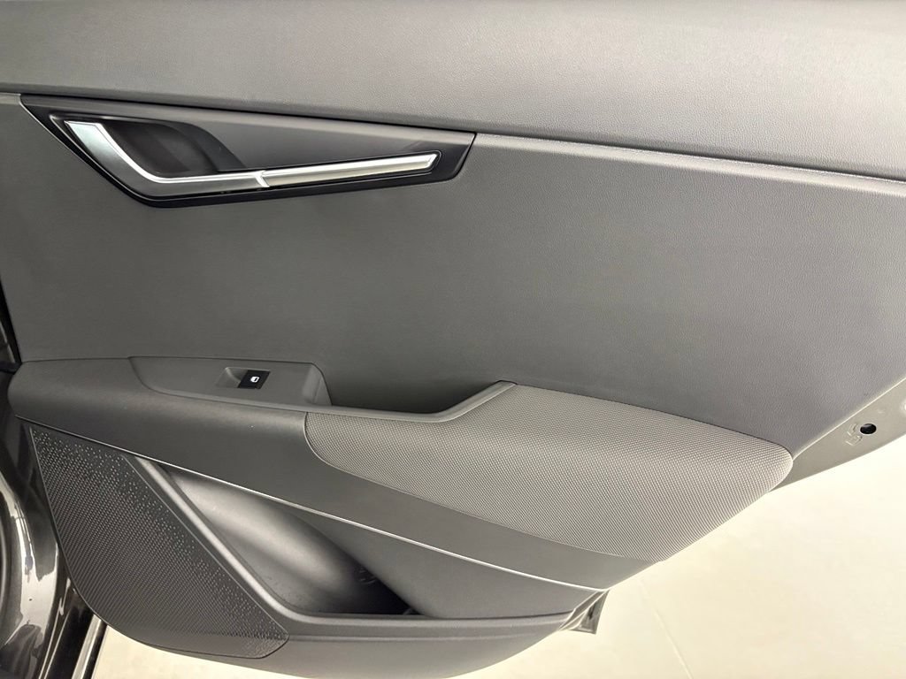 New 2026 Kia Niro Wind FWD image 40