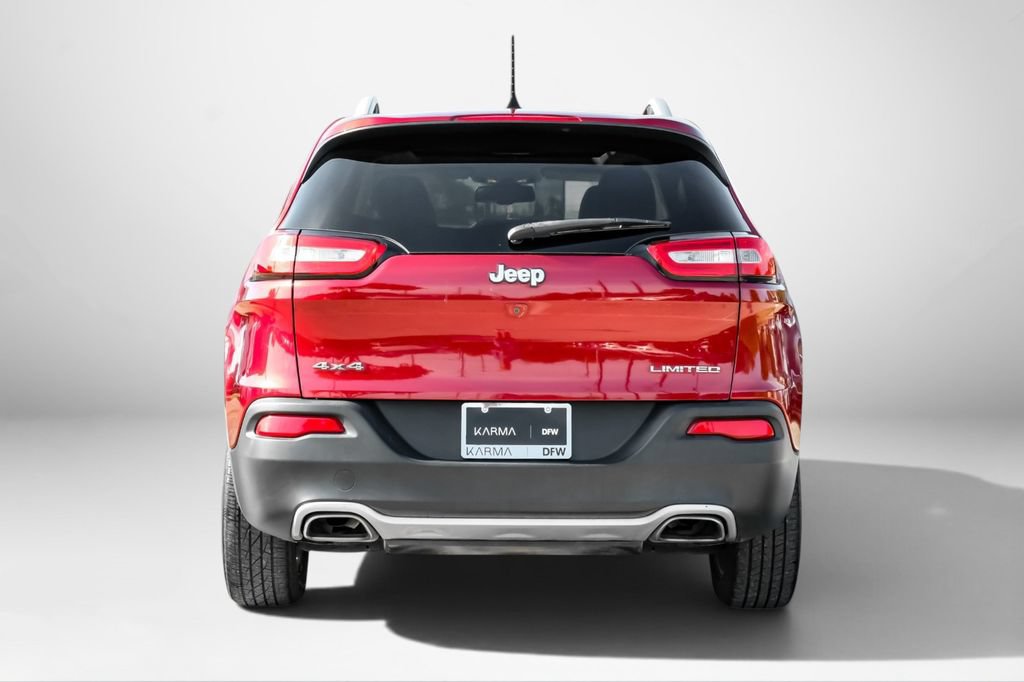 Used 2017 Jeep Cherokee Limited w/ Luxury Group AWD/4WD image 6