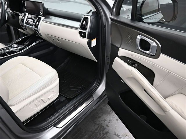 Used 2023 Kia Sorento SX Prestige image 24