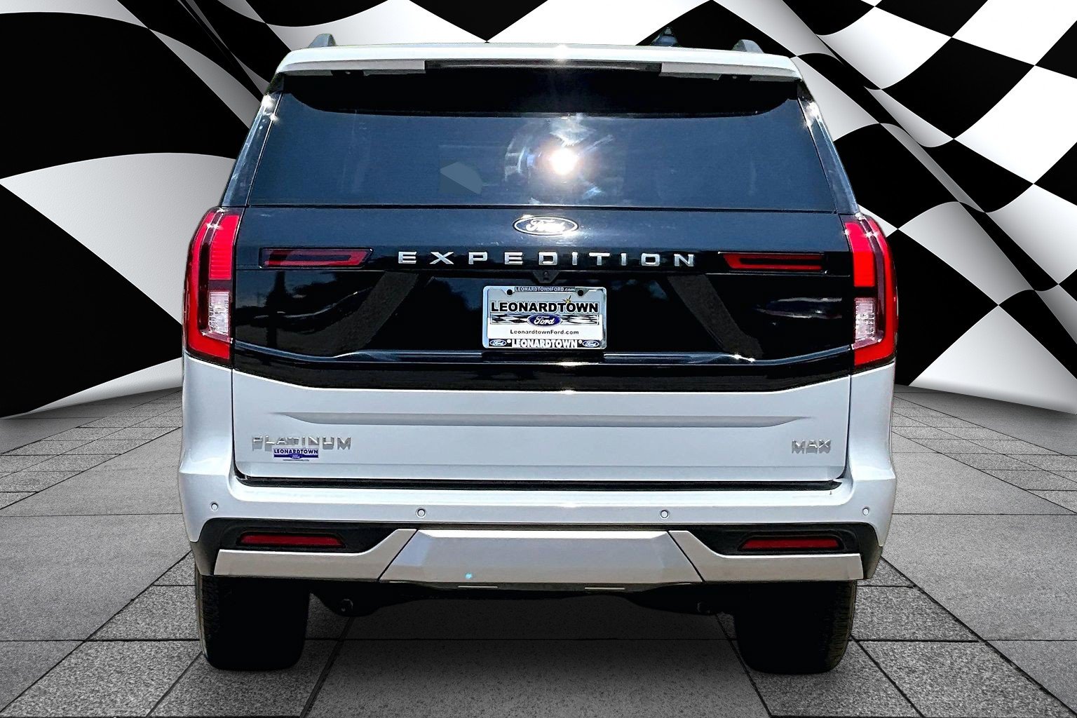 Used 2025 Ford Expedition Max Platinum AWD/4WD image 4