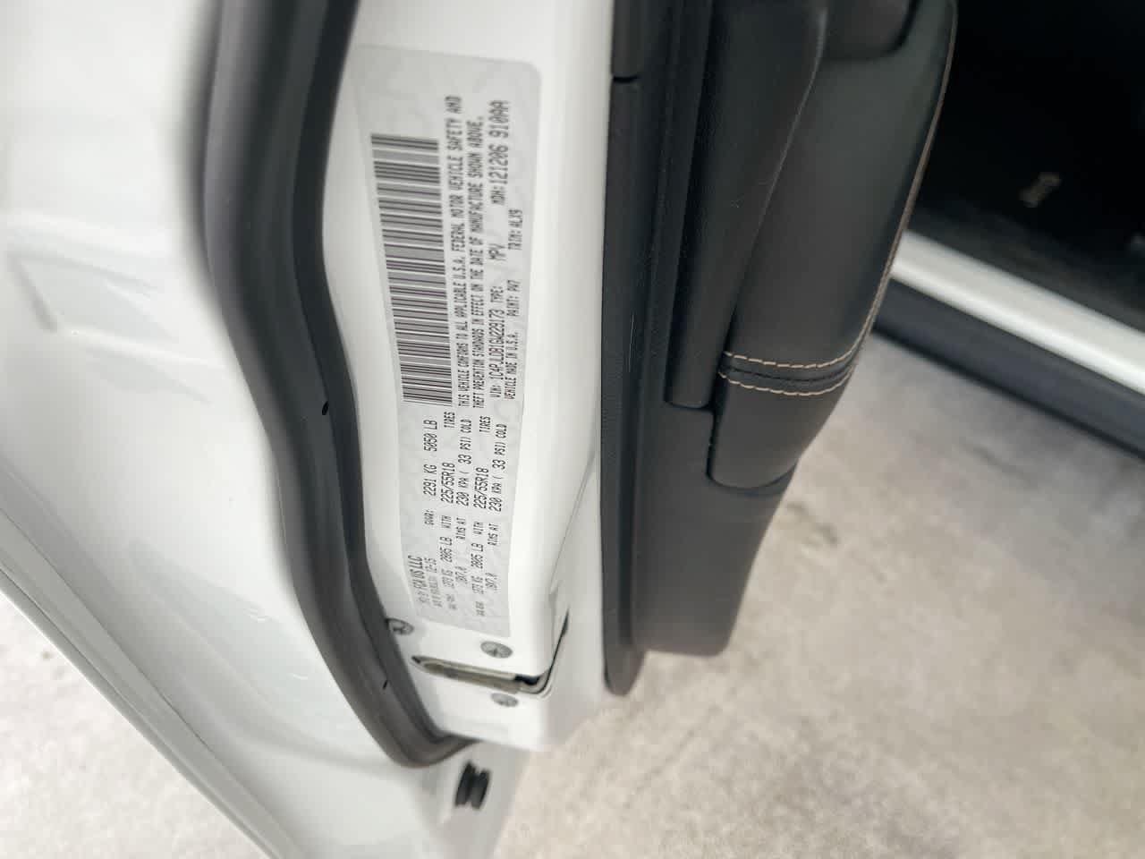 Used 2016 Jeep Cherokee Limited FWD image 26
