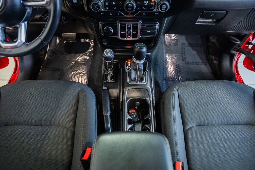 Certified 2022 Jeep Wrangler Unlimited Sahara w/ Cold Weather Group AWD/4WD image 32