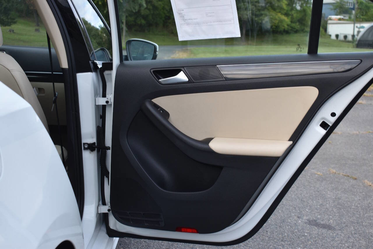 Used 2016 Volkswagen Jetta SEL image 11