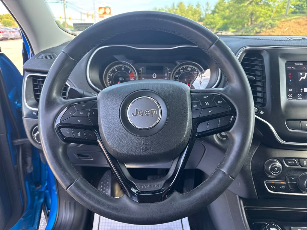 Used 2021 Jeep Cherokee Latitude Plus AWD/4WD image 15