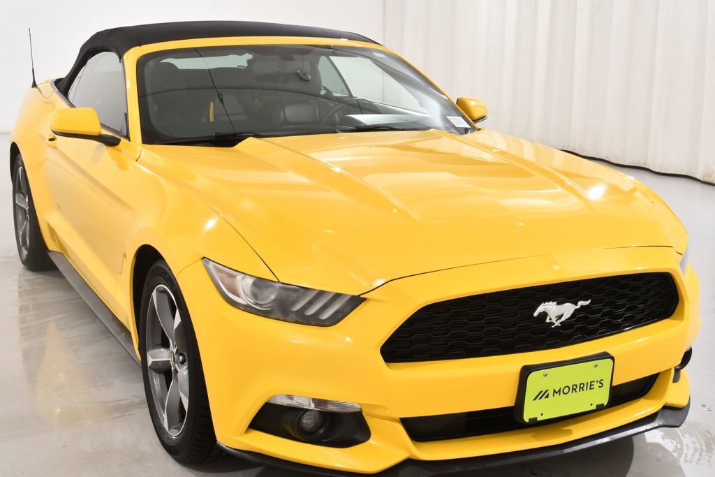 Used 2015 Ford Mustang Convertible w/ Equipment Group 051A RWD image 4