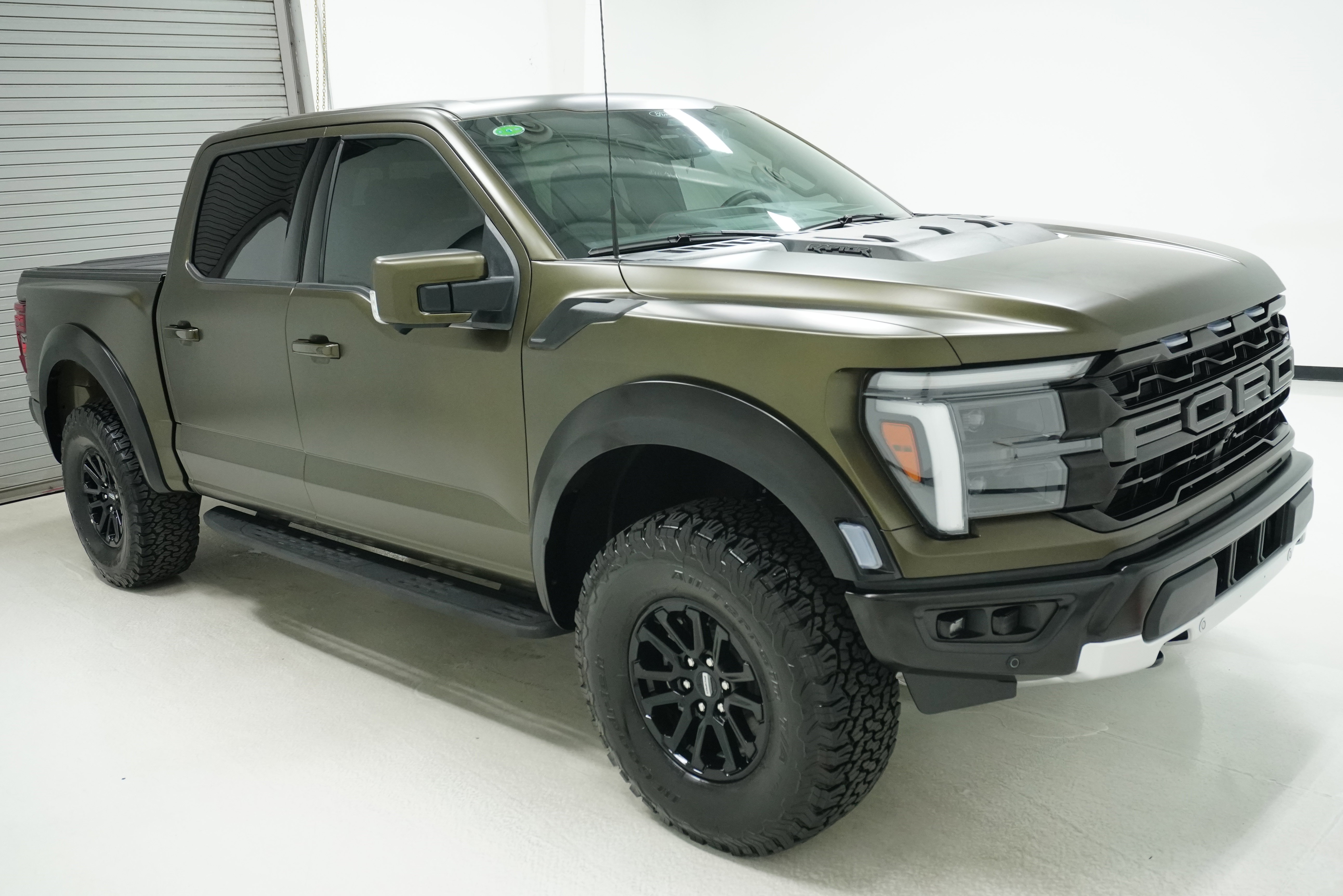 Used 2025 Ford F150 Raptor image 3