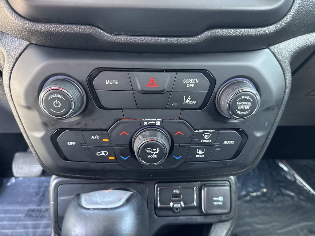 Used 2021 Jeep Renegade Limited AWD/4WD image 28
