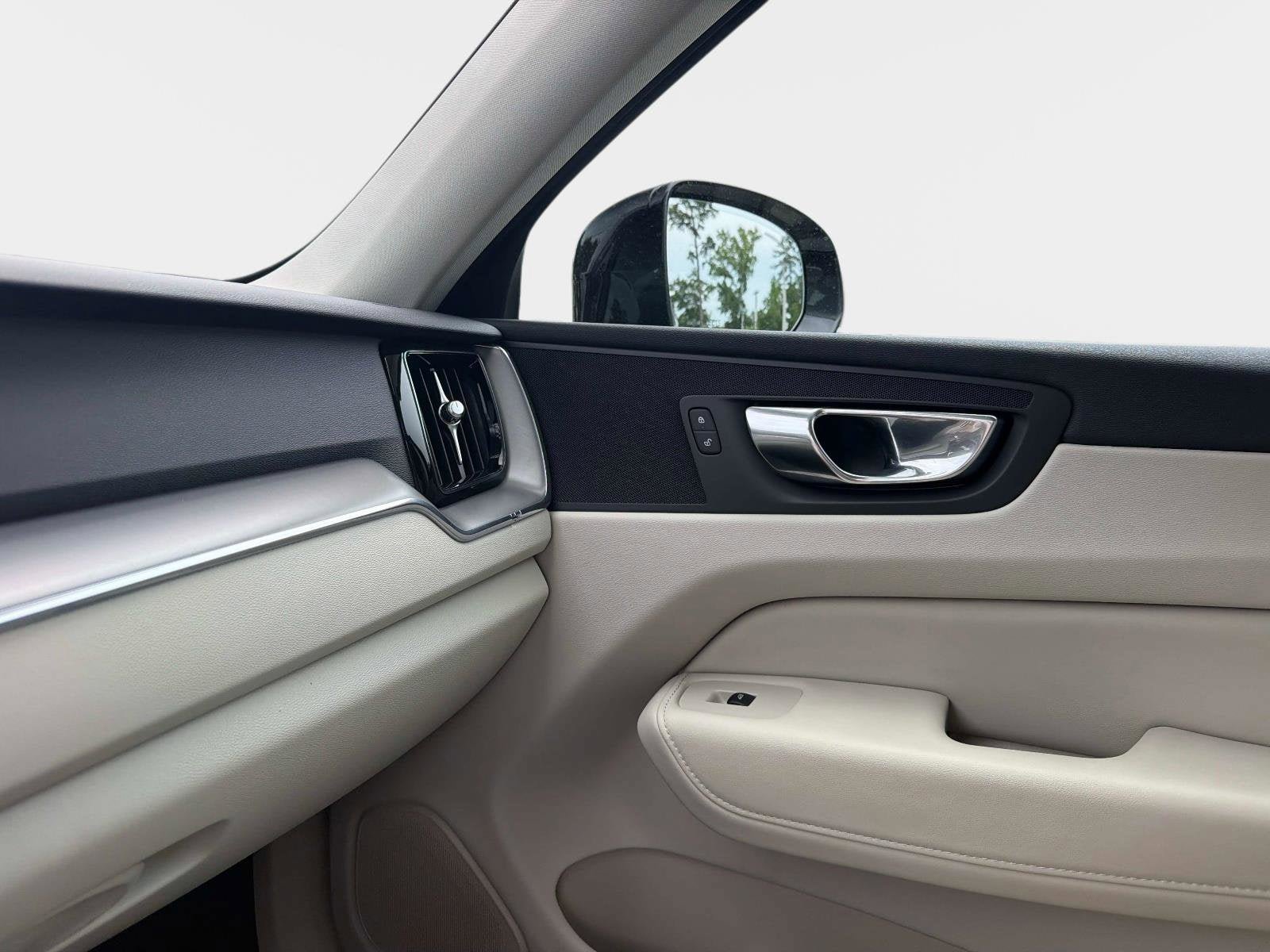 Certified 2024 Volvo XC60 B5 Core w/ Protection Package Premier AWD/4WD image 20