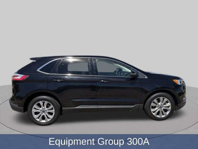 Used 2022 Ford Edge Titanium AWD/4WD image 2