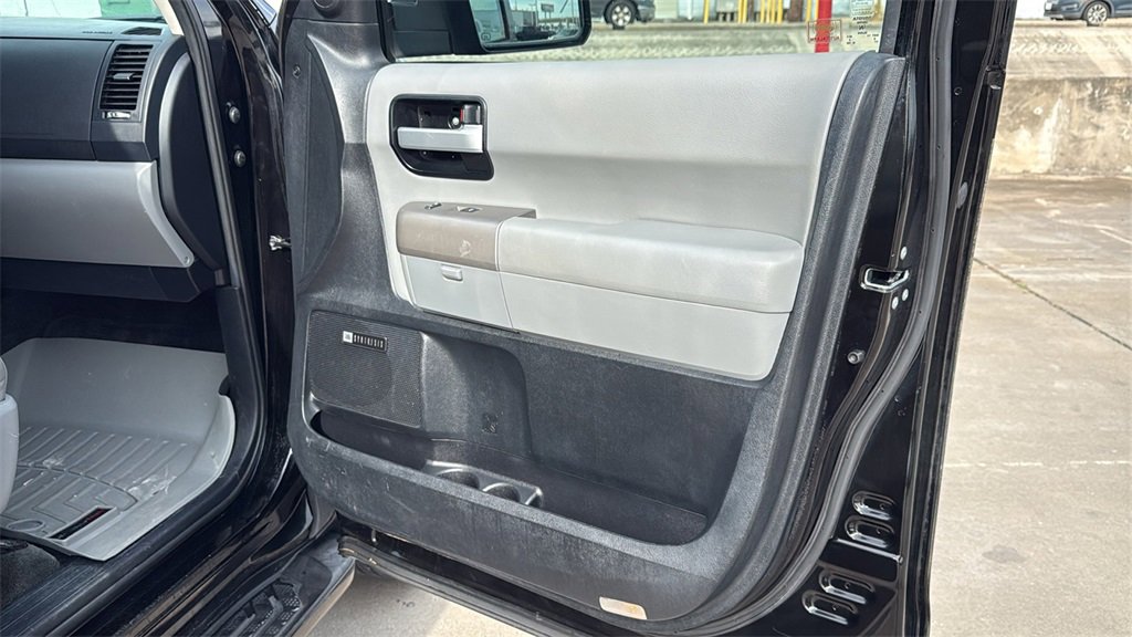 Used 2013 Toyota Sequoia Limited image 32