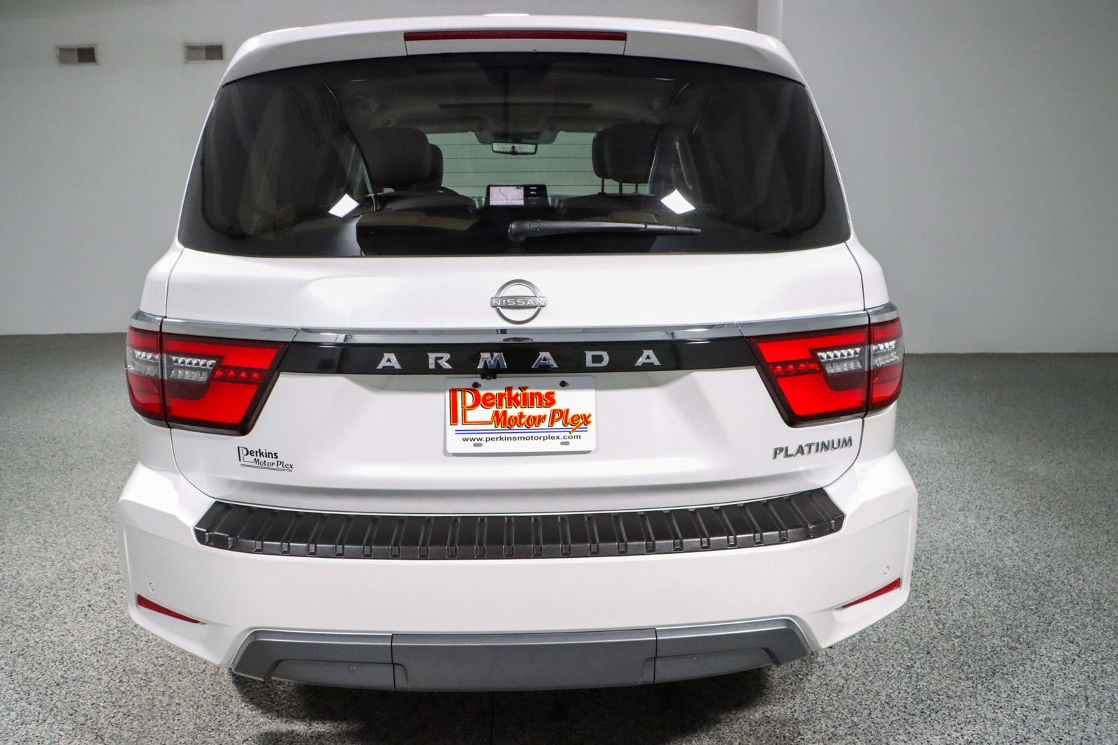Used 2024 Nissan Armada Platinum w/ Captain's Chairs Package image 8
