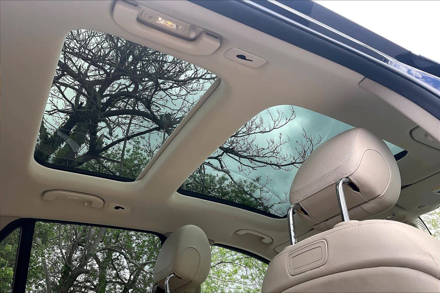 Used 2019 Mercedes-Benz GLC 300 4MATIC image 12