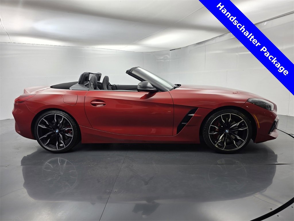 Used 2025 BMW Z4 M40i w/ Edition image 3