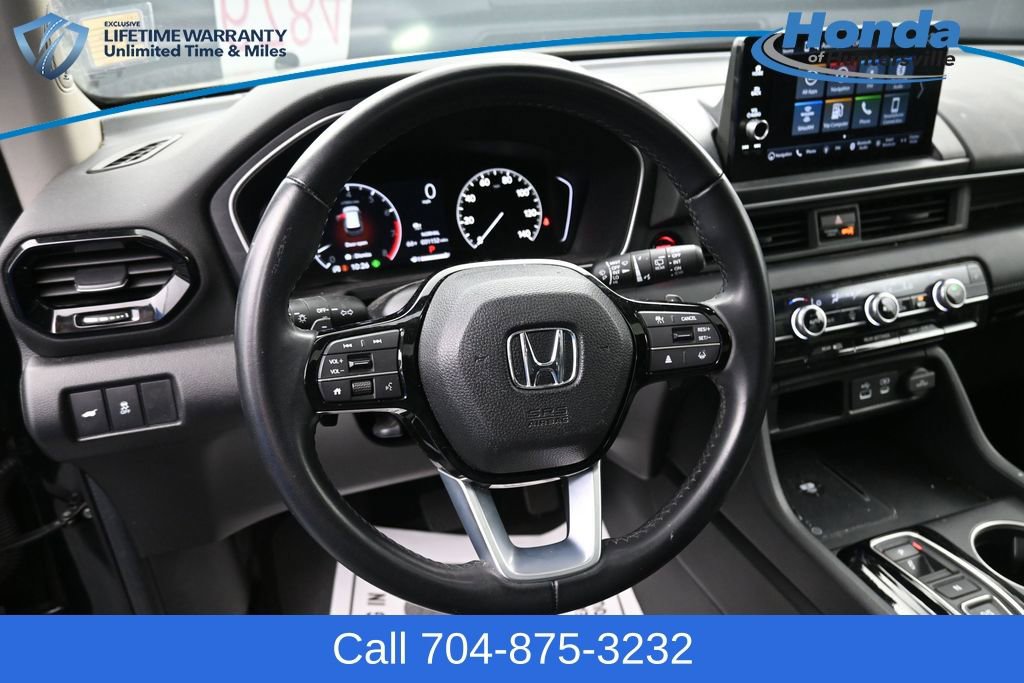 Used 2024 Honda Pilot Touring image 16