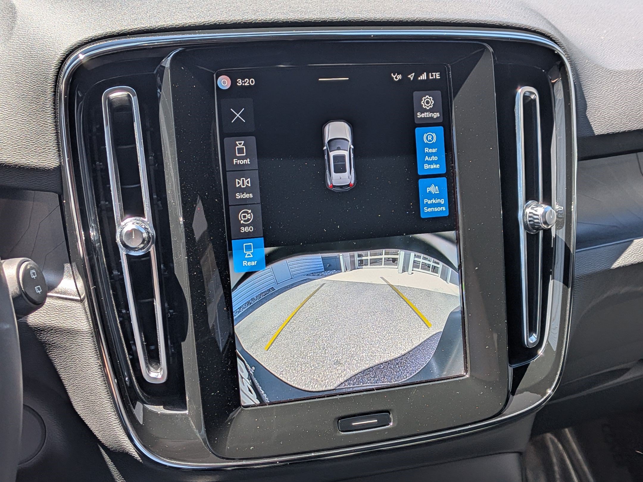 Used 2023 Volvo XC40 Recharge Ultimate AWD/4WD image 20