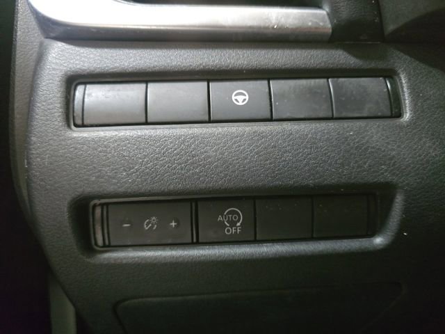 Used 2023 Nissan Rogue SV image 10