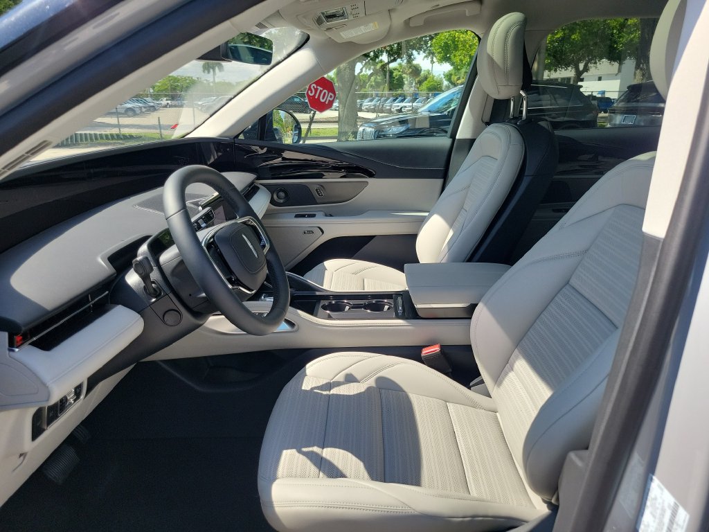 New 2026 Lincoln Nautilus Reserve AWD/4WD image 17