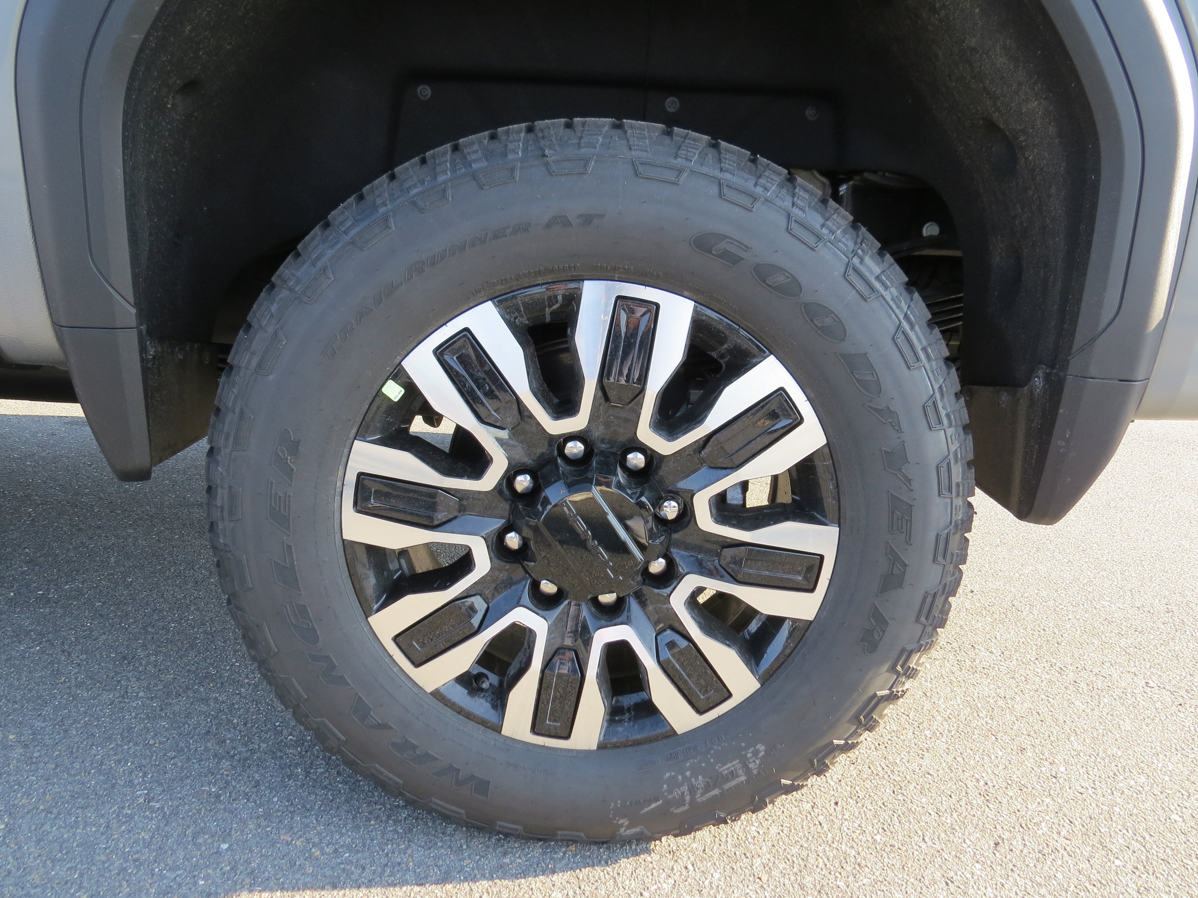 New 2026 GMC Sierra 2500 Denali Ultimate w/ Max Trailering Package image 14