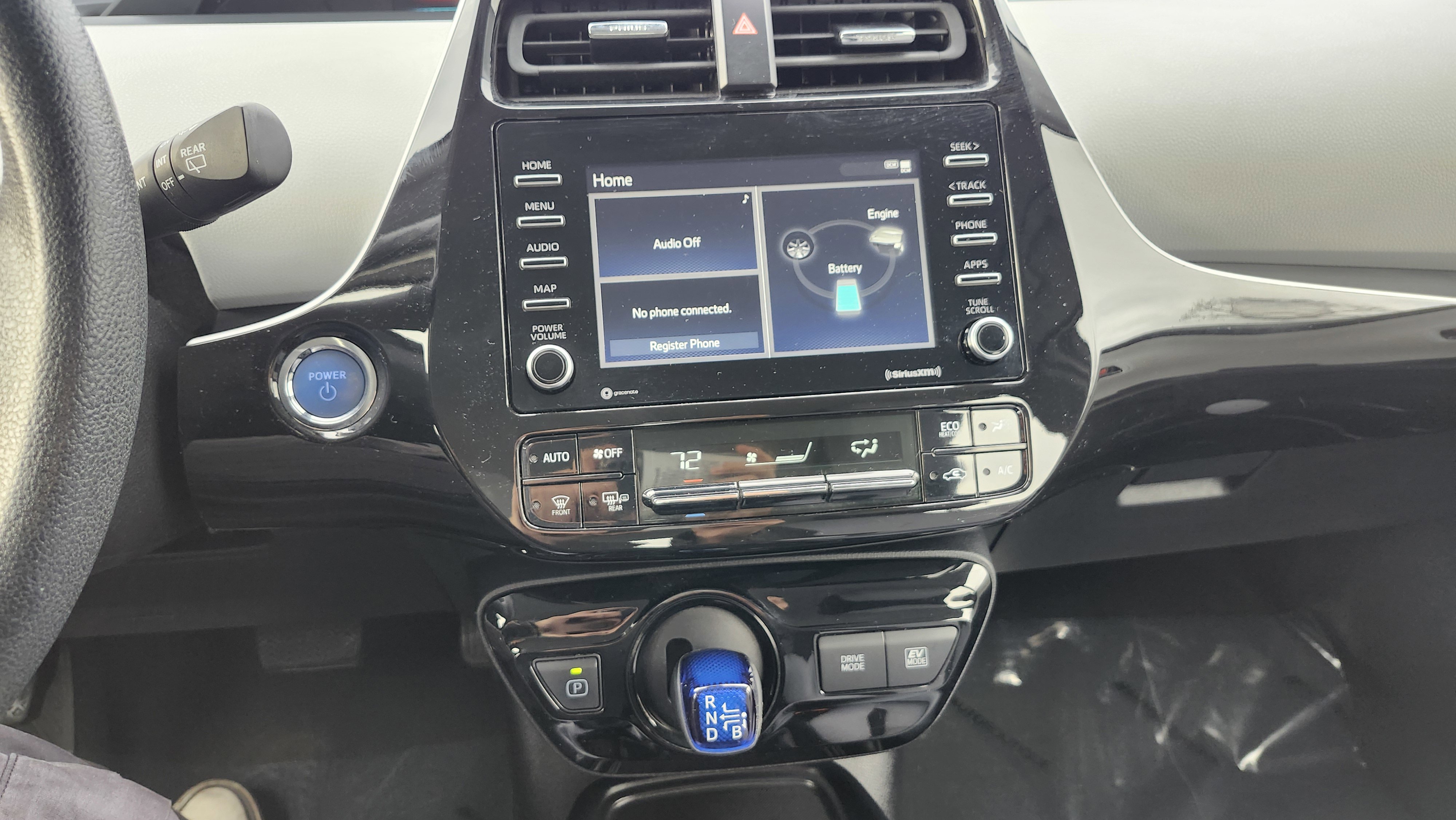 Used 2022 Toyota Prius LE image 28