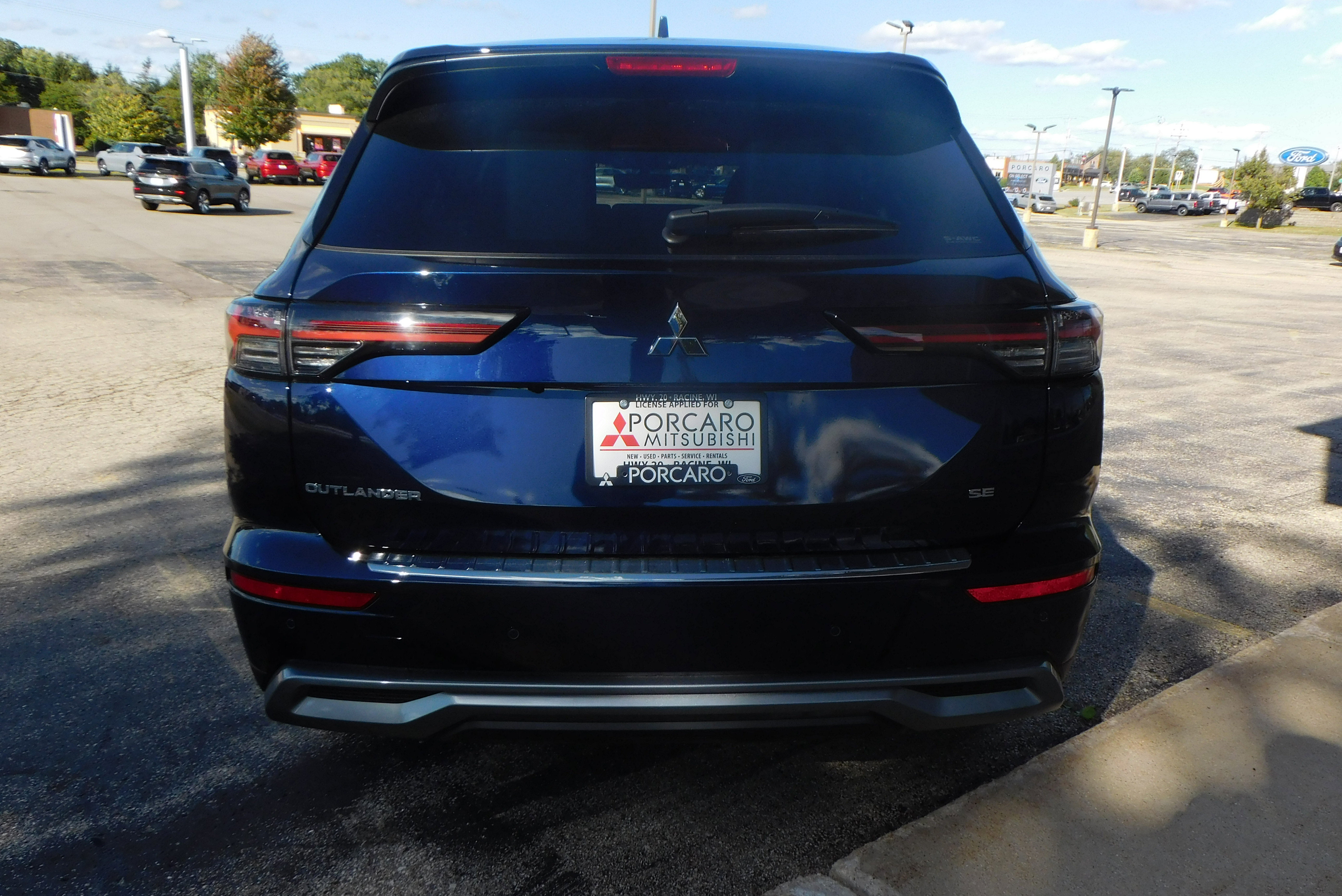 New 2025 Mitsubishi Outlander SE image 4