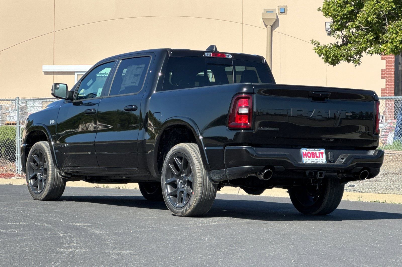 New 2026 RAM 1500 Laramie AWD/4WD image 5