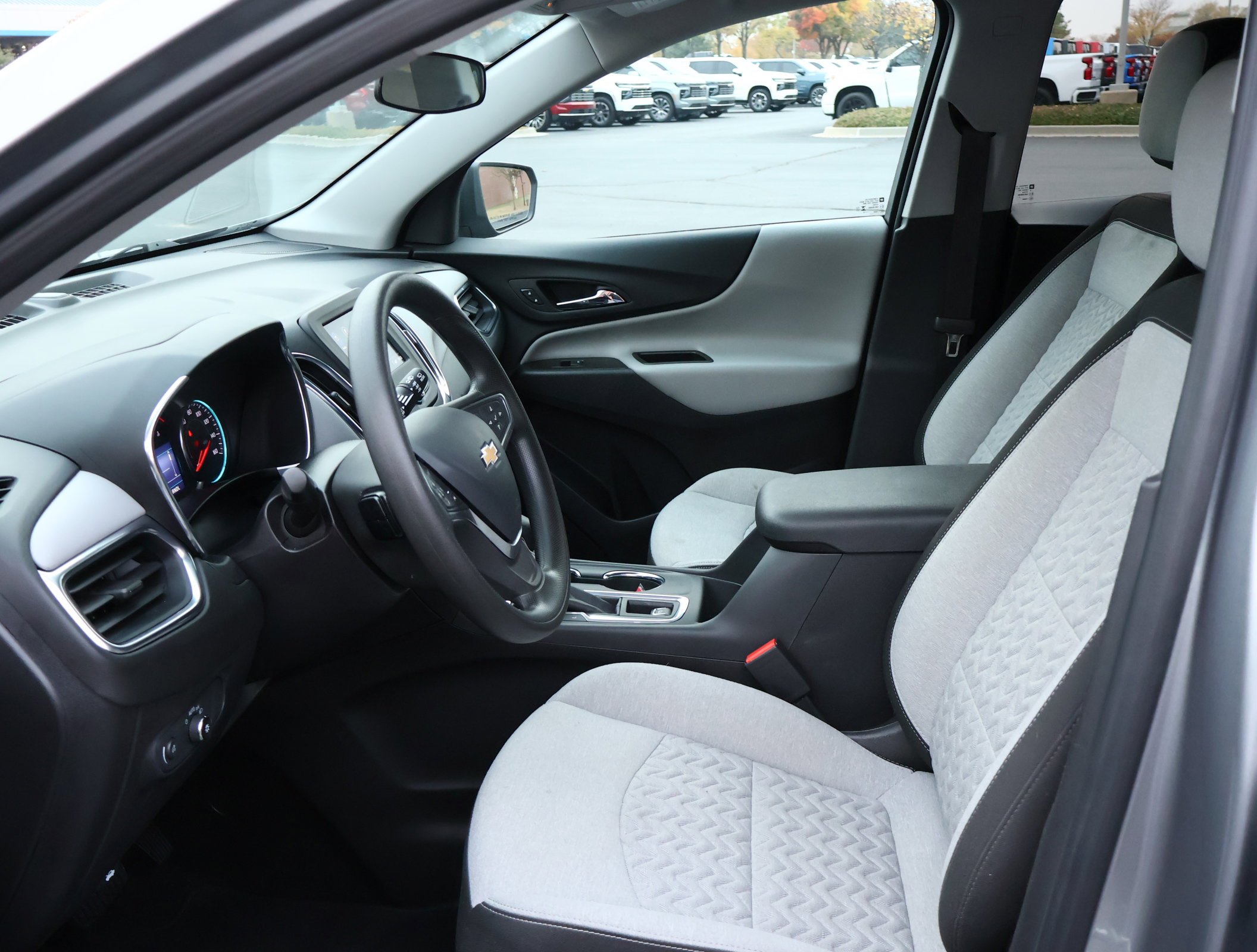 Used 2023 Chevrolet Equinox LS w/ LS Convenience Package image 9