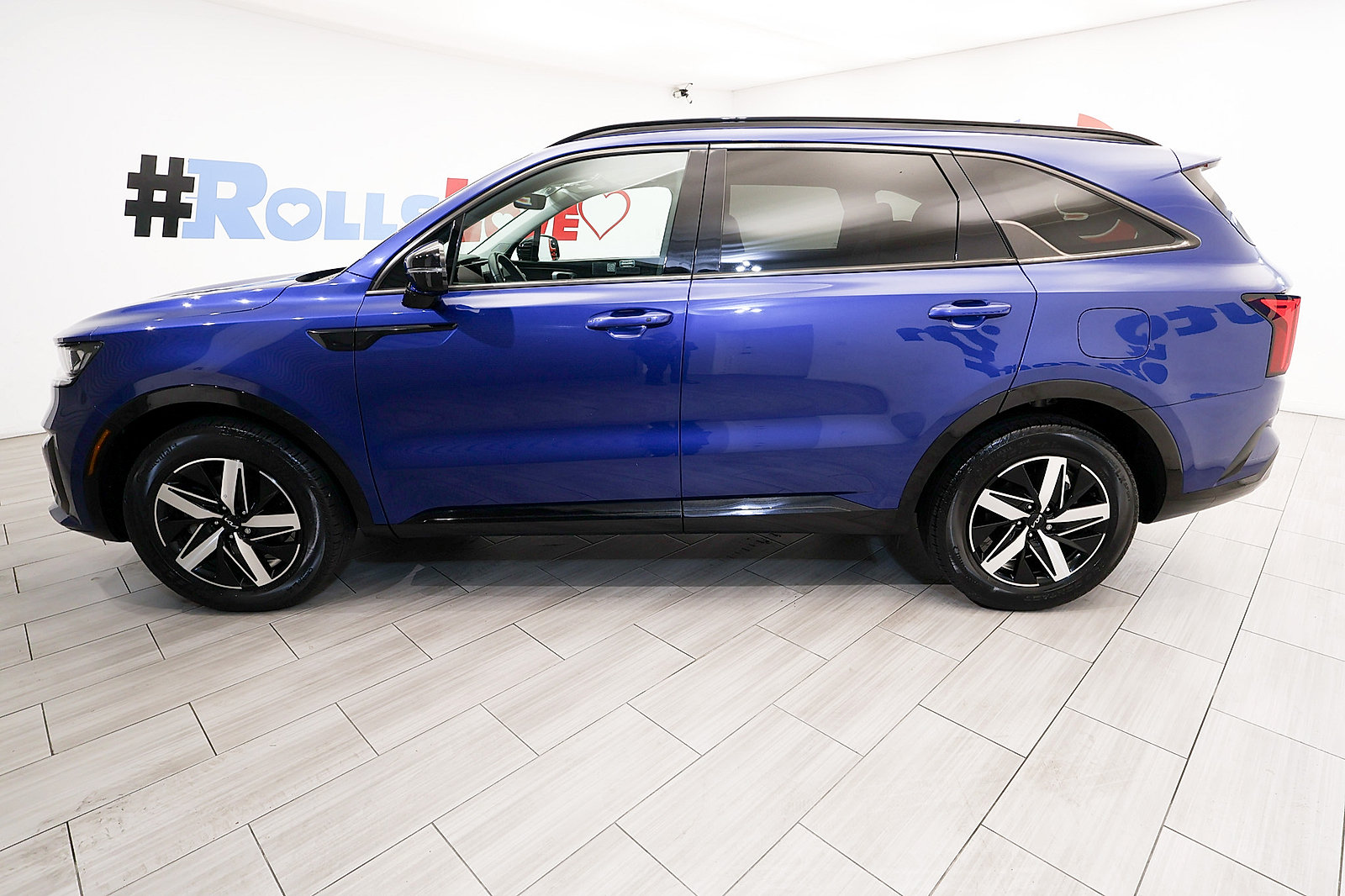 Used 2022 Kia Sorento S w/ Panoramic Sunroof Package FWD image 2