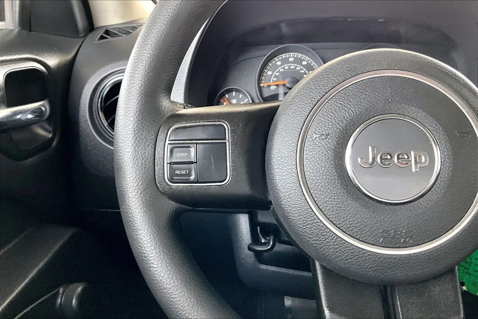 Used 2014 Jeep Patriot Sport w/ Southwest Package FWD image 10