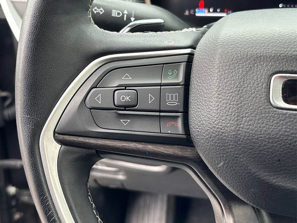 Used 2022 Jeep Grand Cherokee L Limited AWD/4WD image 28