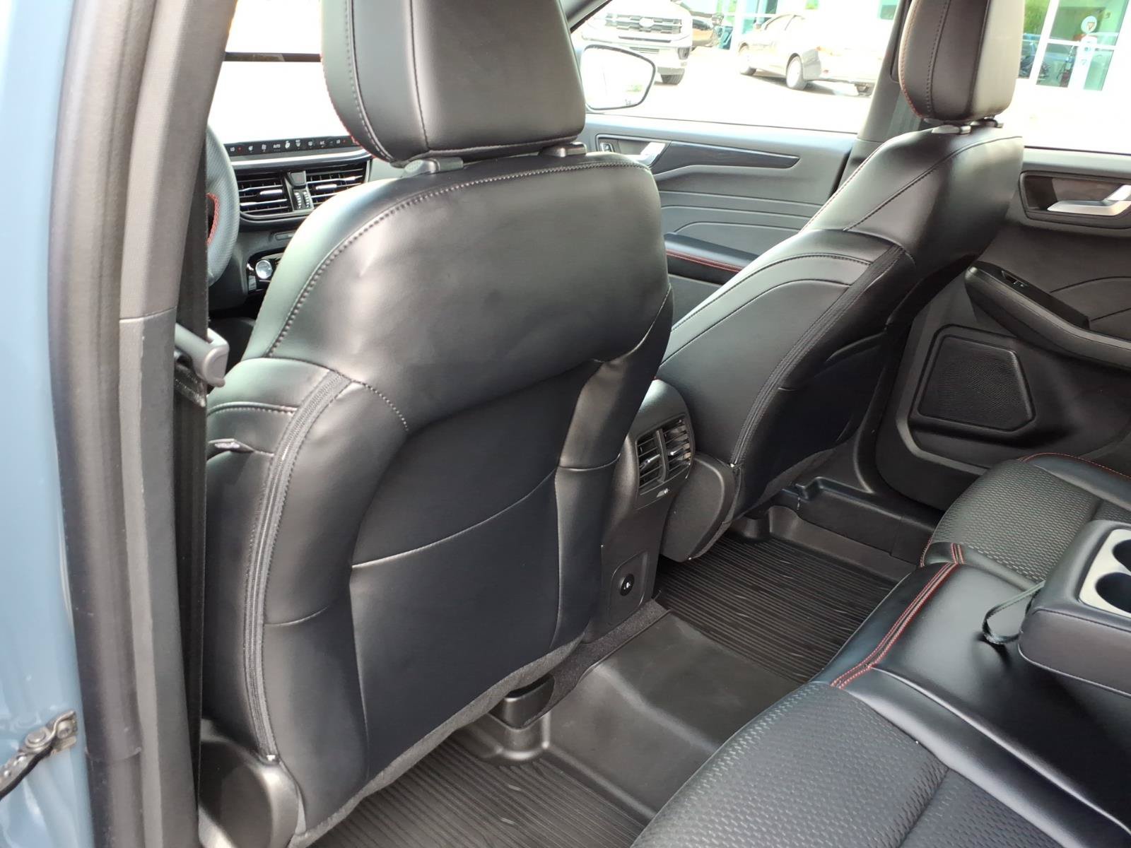 Used 2023 Ford Escape ST-Line w/ Tech Pack #1 FWD image 9