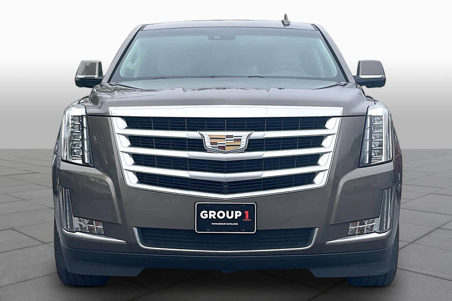 Used 2015 Cadillac Escalade ESV Luxury AWD/4WD image 3