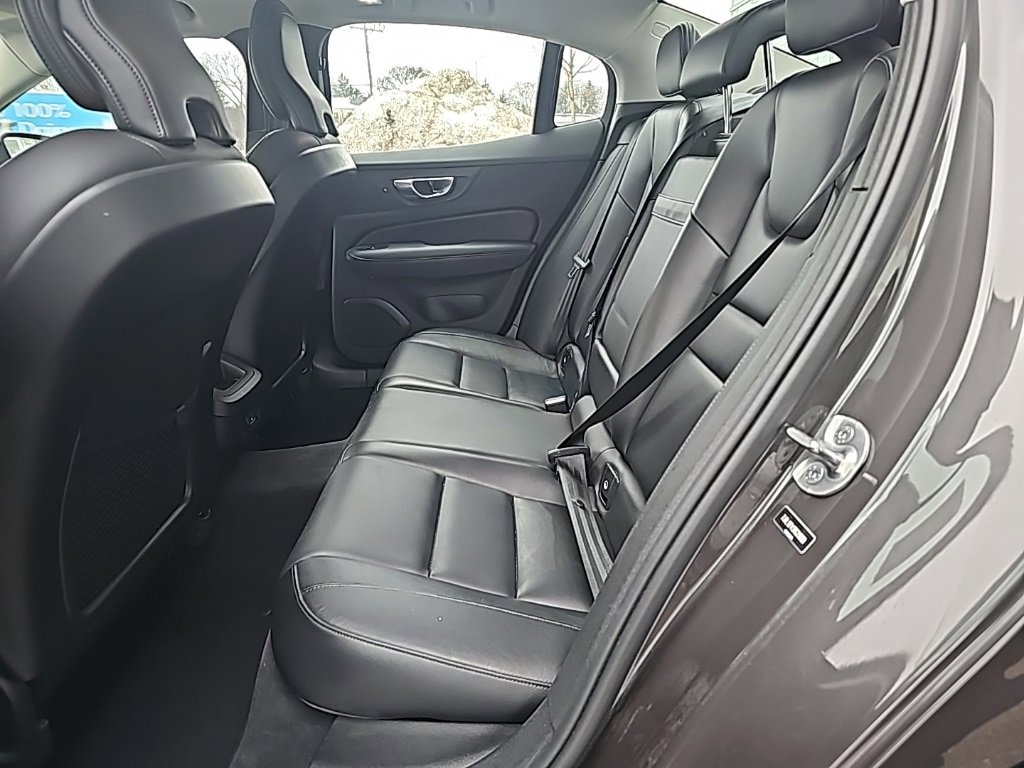 Used 2024 Volvo S60 B5 Core image 33