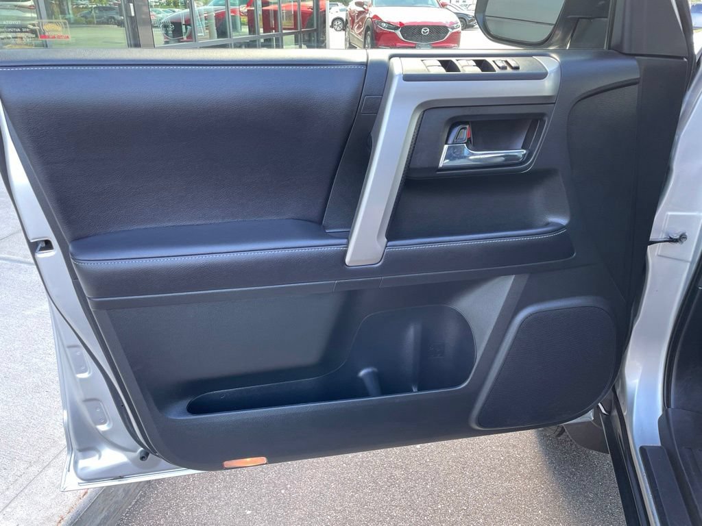 Used 2018 Toyota 4Runner SR5 Premium AWD/4WD image 10