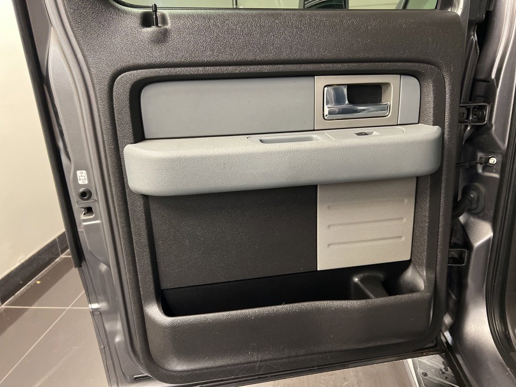 Used 2011 Ford F150 XLT w/ XLT Chrome Pkg image 26