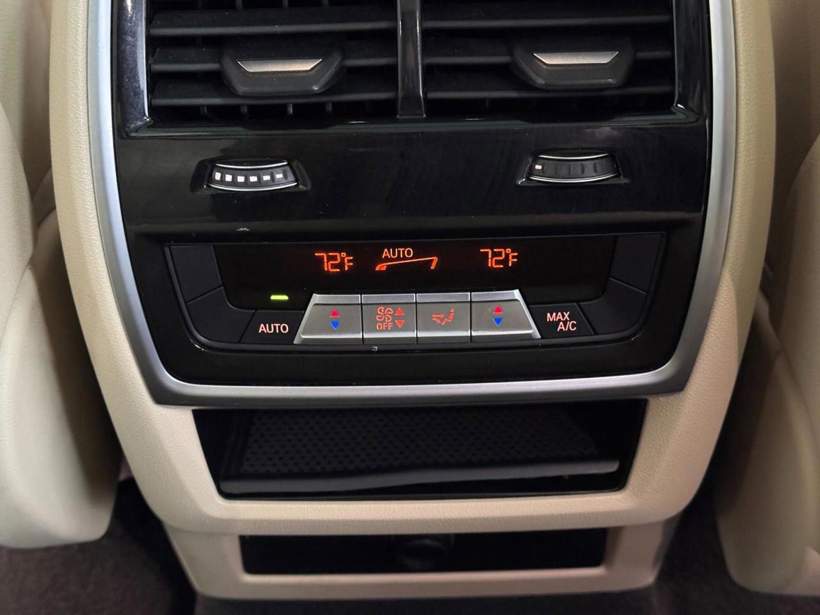 Used 2022 BMW X5 xDrive40i w/ Parking Assistance Package image 11