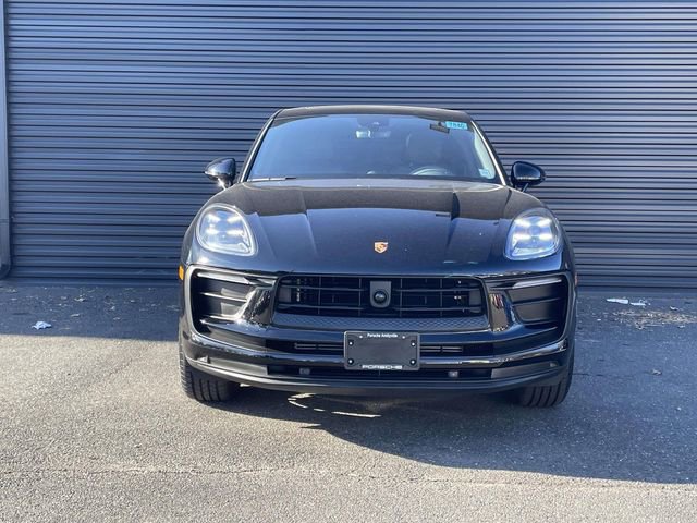 Certified 2025 Porsche Macan image 8