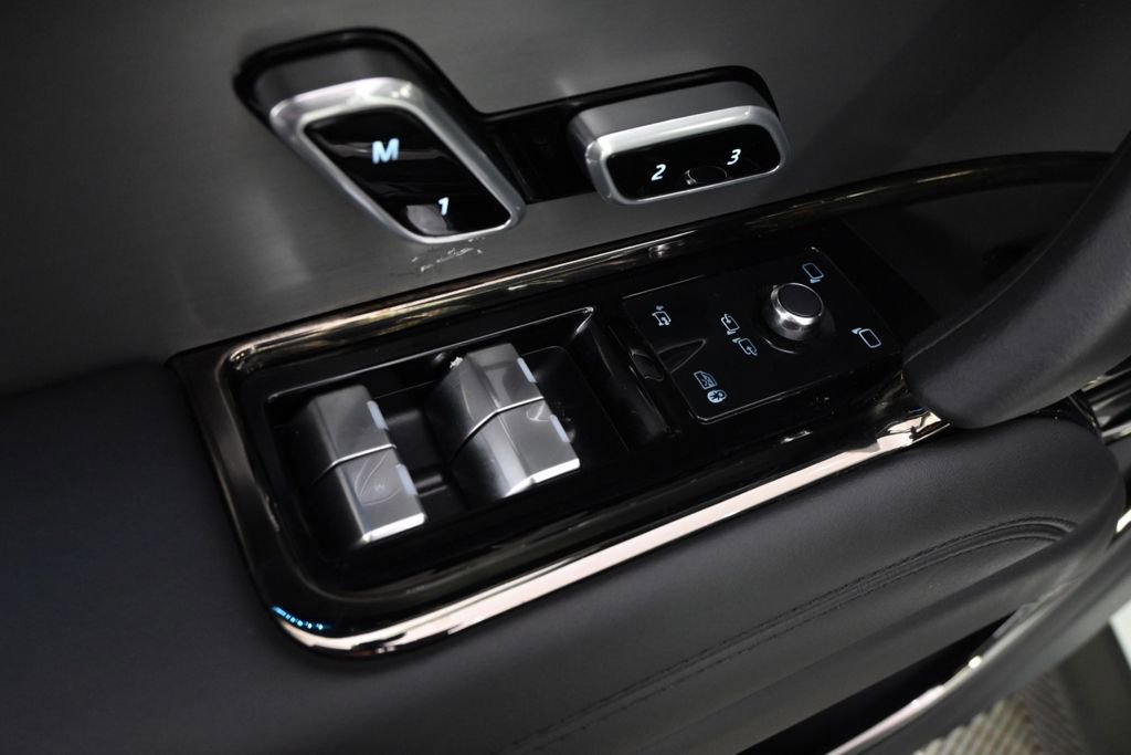 Used 2023 Land Rover Range Rover Sport SE Dynamic image 25