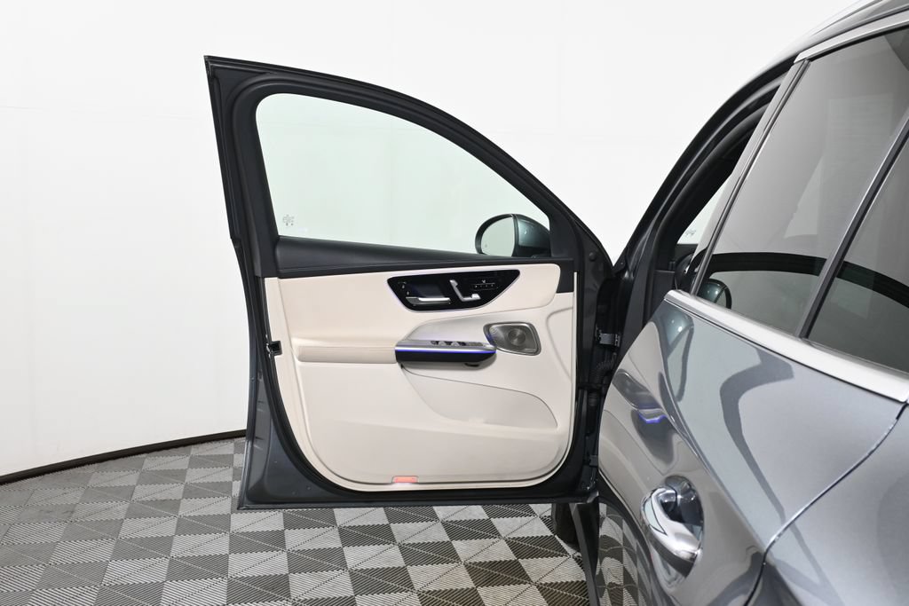 Used 2023 Mercedes-Benz GLC 300 4MATIC image 24