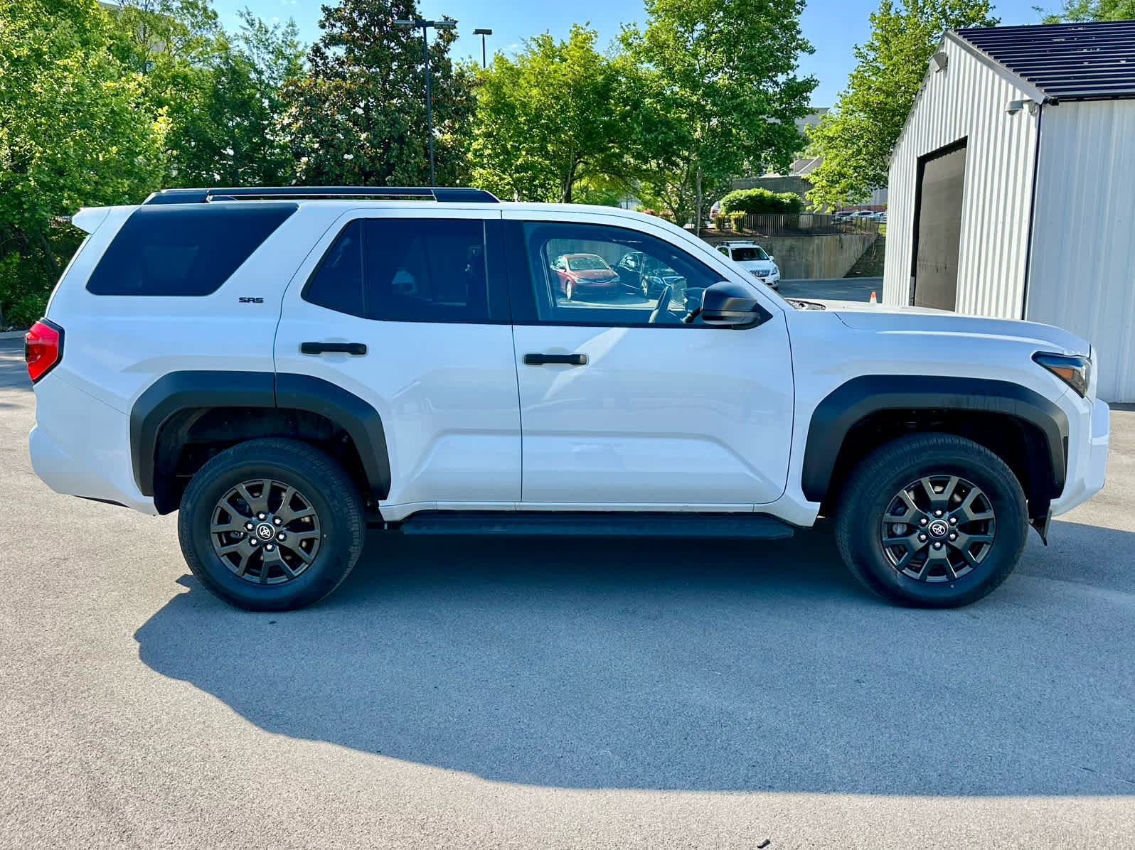Used 2025 Toyota 4Runner SR5 AWD/4WD image 4