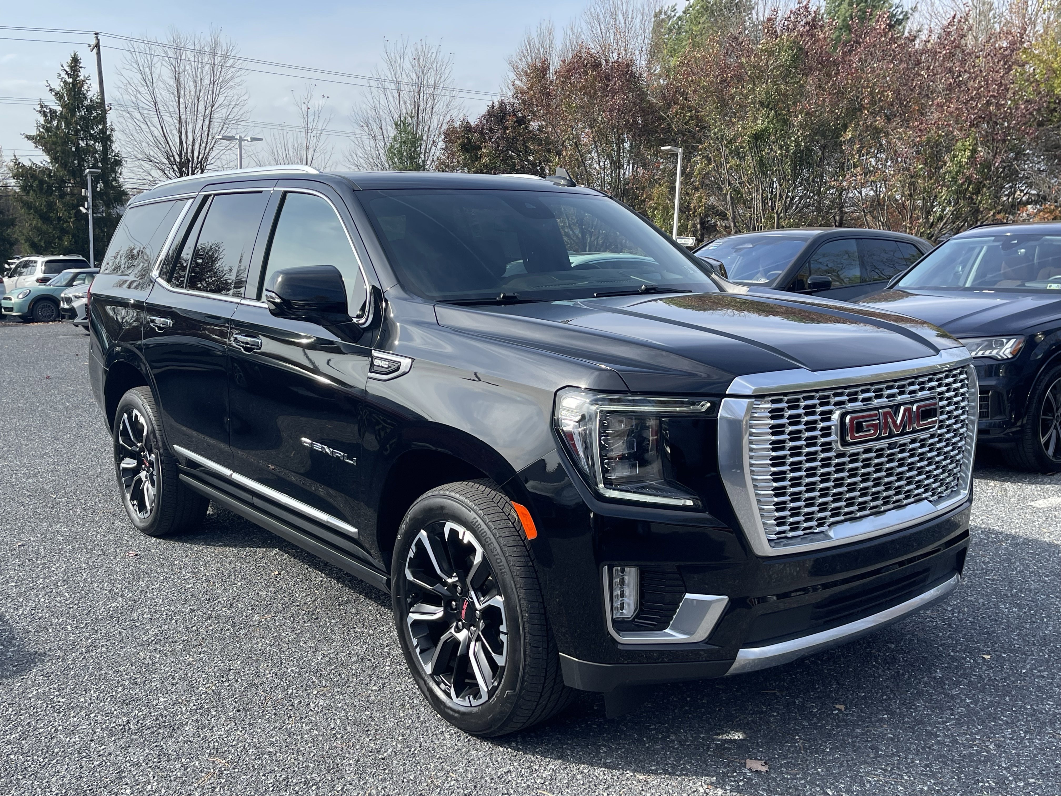 Used 2023 GMC Yukon Denali image 2